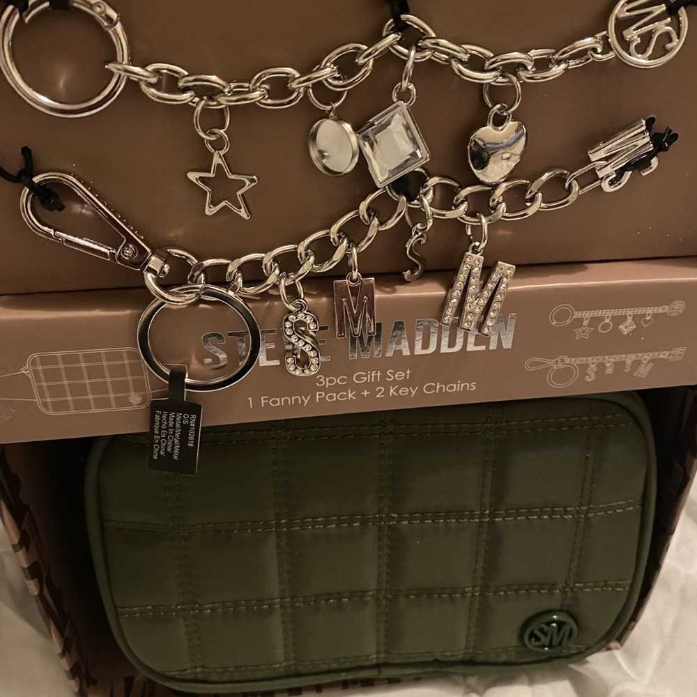 Steve Madden Fanny Pack Gift Set